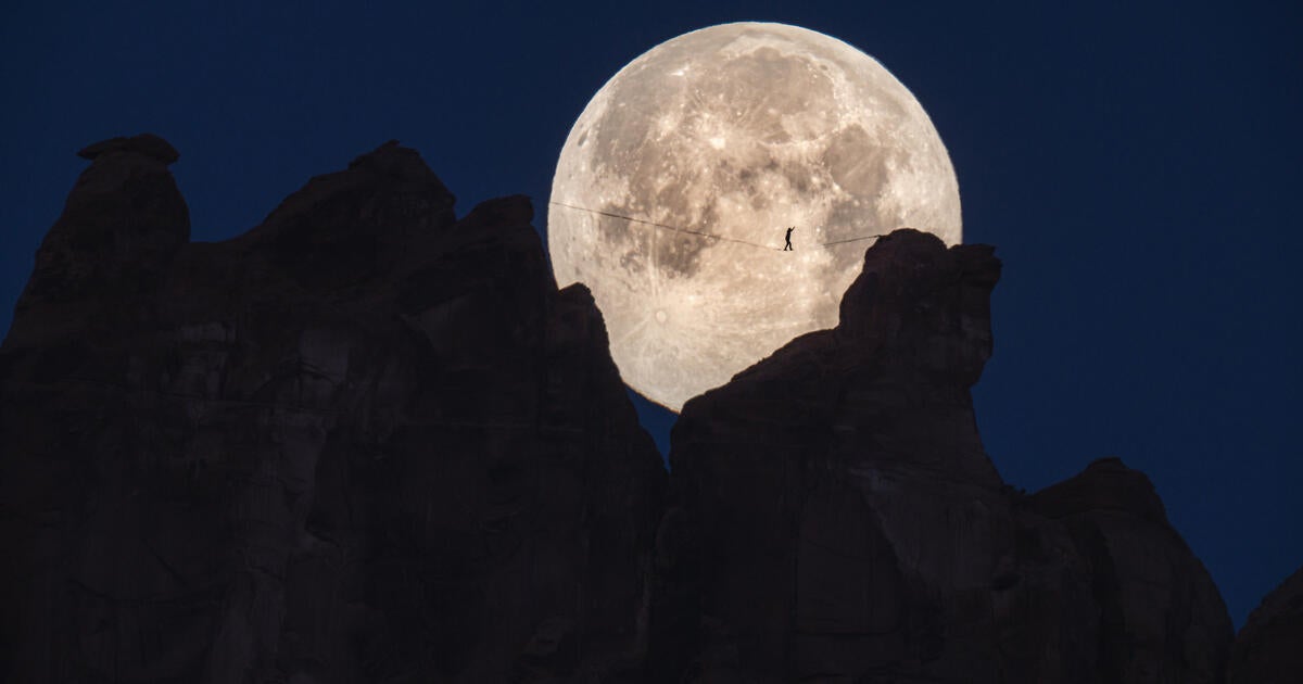 Renan Ozturk Filming A Moonwalk With The New α7S III: “...like having ...