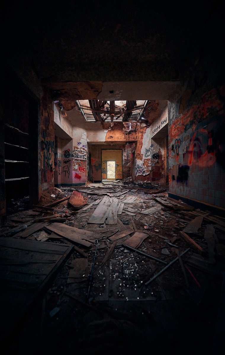 https://alphauniverseglobal.media.zestyio.com/Alpha-Universe-A7RV-Asylum-Drew-Geraci-2.jpeg?height=1200&fit=bounds