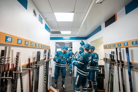 https://alphauniverseglobal.media.zestyio.com/Alpha-Universe-Amanda-Cain-bruins_vs._sharks17.jpg?height=300&fit=bounds