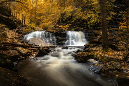 https://alphauniverseglobal.media.zestyio.com/Alpha-Universe-Andrew-Geraci-FallRoadTrip-12.jpg?height=300&fit=bounds