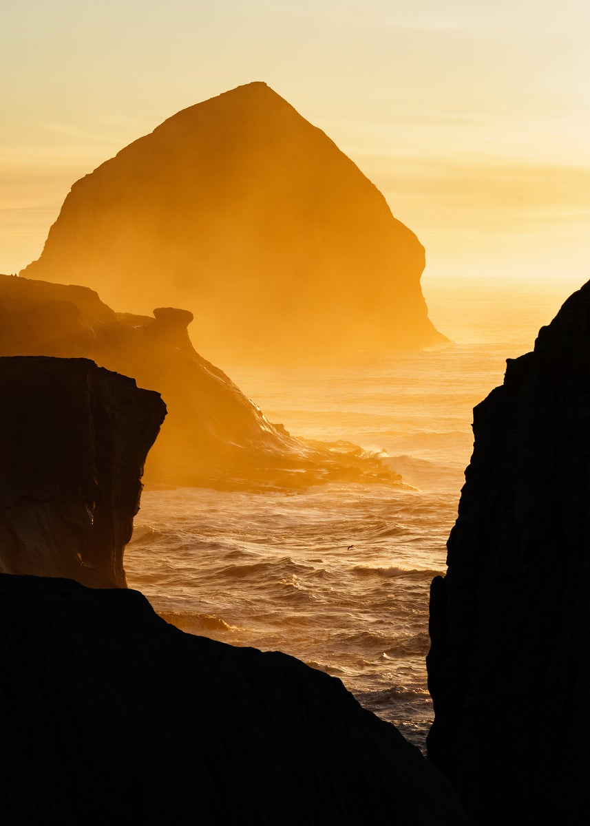 https://alphauniverseglobal.media.zestyio.com/Alpha-Universe-BTS-Ben-Moon-Sunset-1.jpg?height=1200&fit=bounds