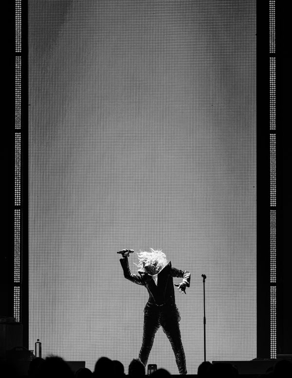 Cyndi Lauper at Madison Square Garden - photo by Dimitry Mak. Sony Alpha 7R IV. Sony 70-200mm f/2.8 G Master II. 1/350-sec., f/2.8, ISO 640