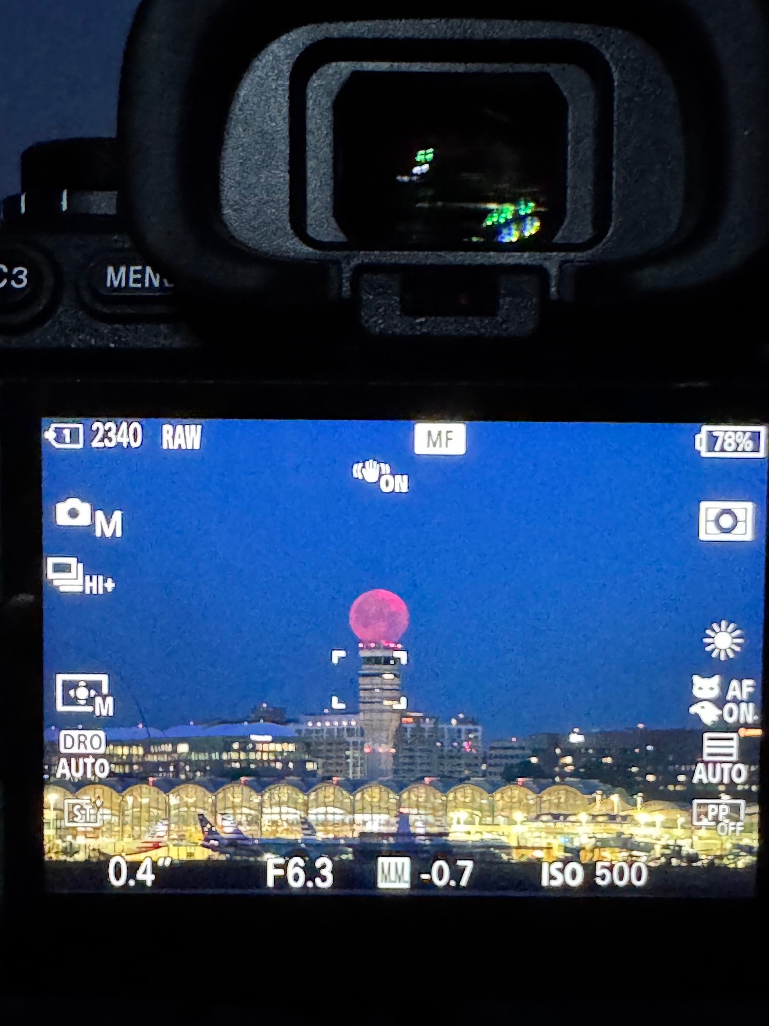 Drew Geraci captures the strawberry moon with his Sony Alpha 1 II