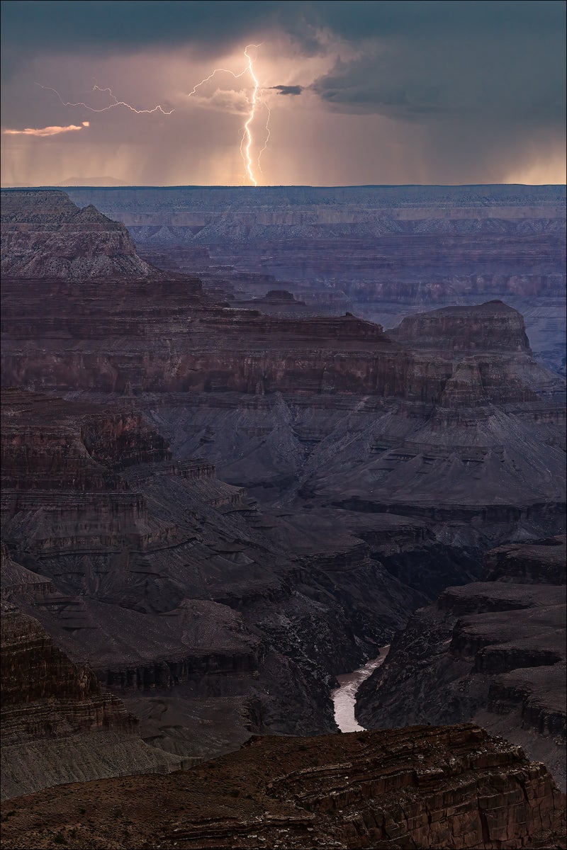https://alphauniverseglobal.media.zestyio.com/Alpha-Universe-BTS-Gary-Hart-Grand-Canyon-Lightning-3.jpg?height=1200&fit=bounds