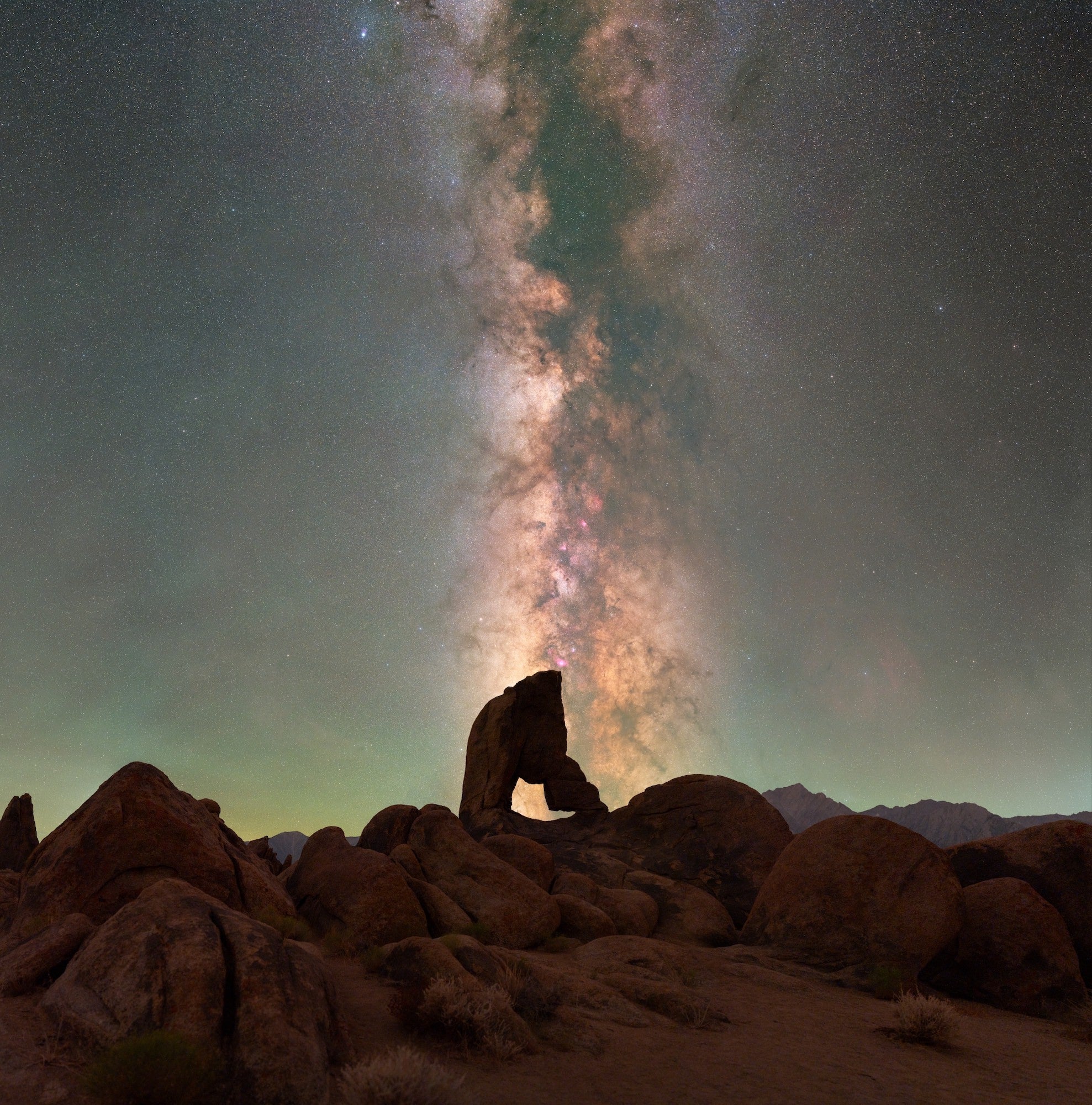 Mike Abramyan photographs the Milky Way and Perseid meteor shower
