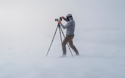 https://alphauniverseglobal.media.zestyio.com/Alpha-Universe-BTS-Ryan-Ditch-White-Sands-BTS-3.jpg?height=300&fit=bounds