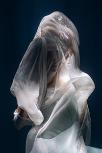 https://alphauniverseglobal.media.zestyio.com/Alpha-Universe-BTS-Sarah-Teng-2025-3.jpg?height=300&fit=bounds