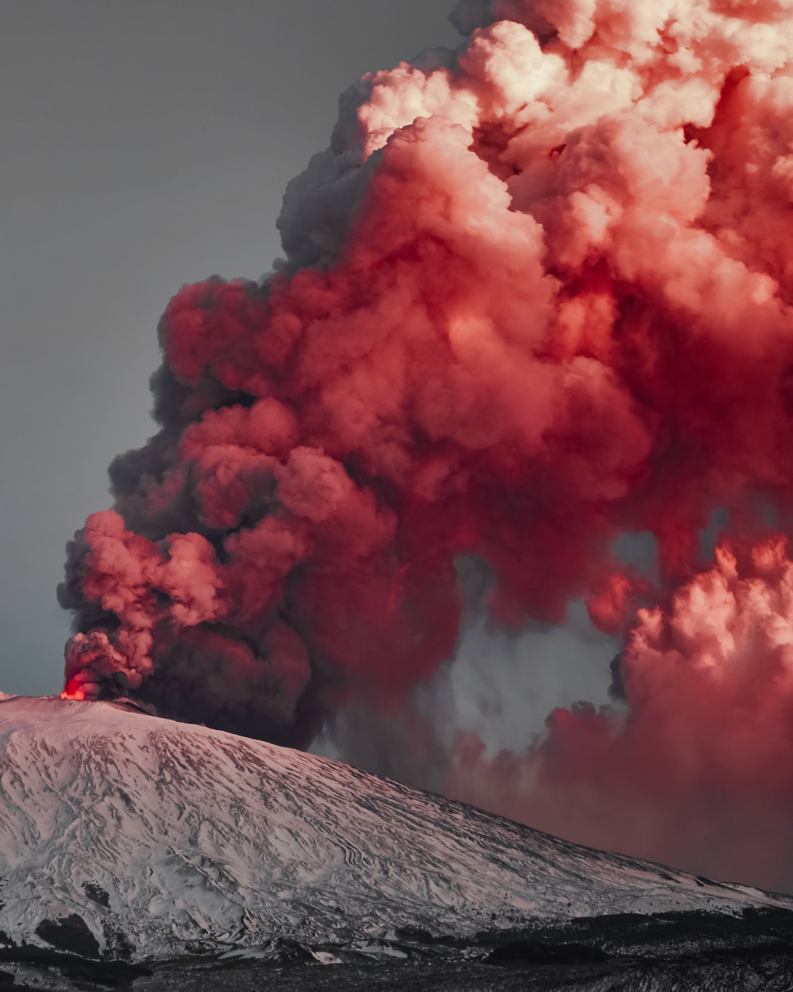 Alpha-Universe-BTS-Simone-Capace-Etna-Eruption-1.jpg