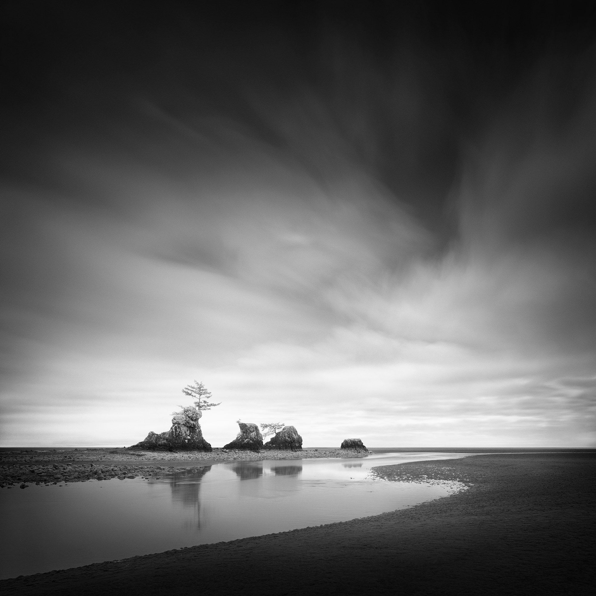 Alpha-Universe-BTS-Thibault-Roland-Oregon-LongExposureBW-1.jpg