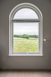 https://alphauniverseglobal.media.zestyio.com/Alpha-Universe-BTS-Window_SAU_Andrea-Friederichs-du-Maire.JPG?height=300&fit=bounds