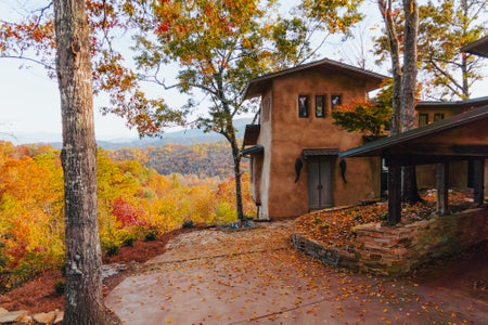 https://alphauniverseglobal.media.zestyio.com/Alpha-Universe-Fall-Color-Cate-Schweitzer-6.jpg?height=300&fit=bounds