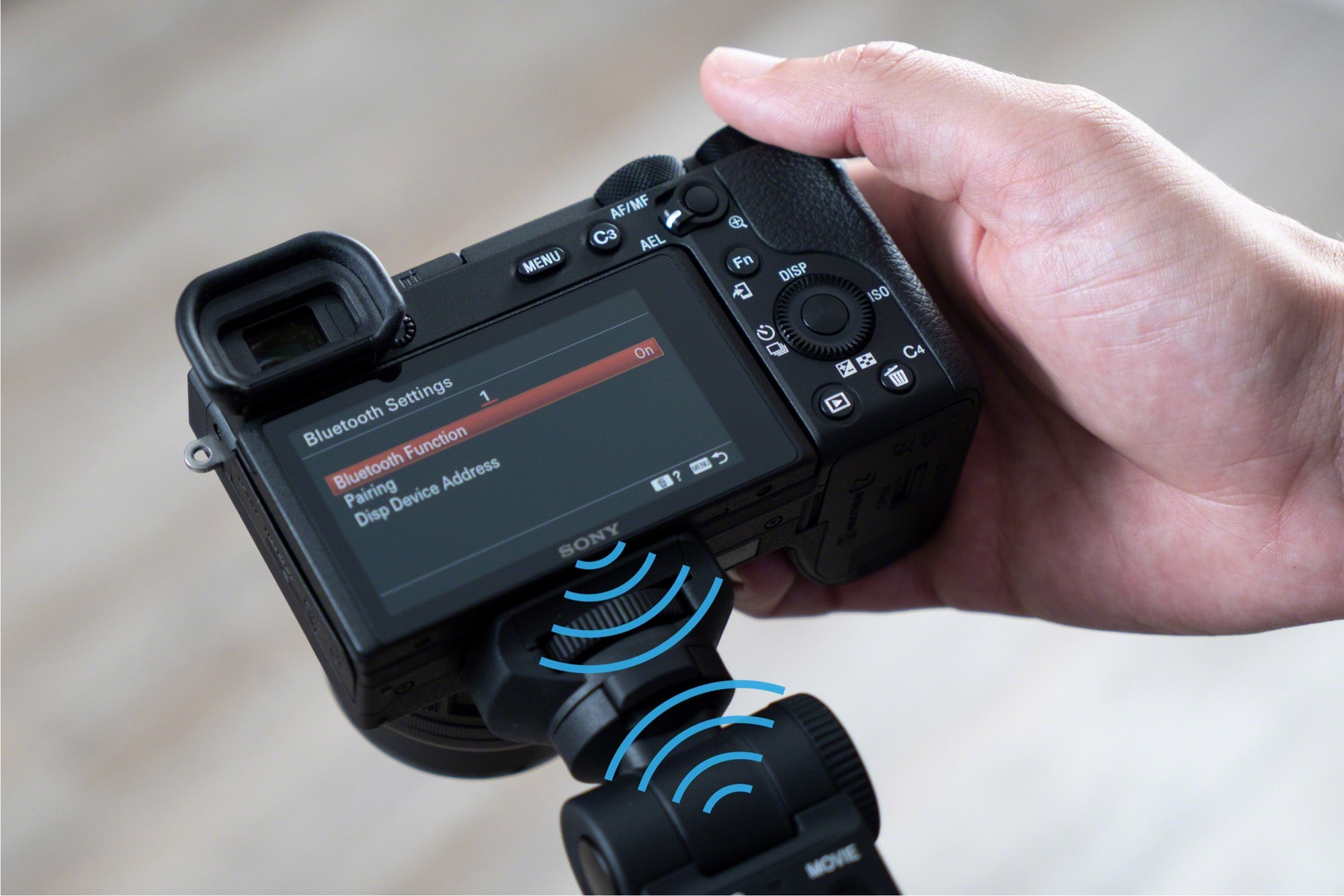 Sony Introduces New GP-VPT2BT Wireless Shooting Grip | Sony 