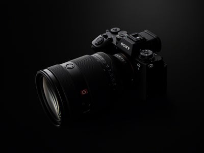 https://alphauniverseglobal.media.zestyio.com/Alpha-Universe-ILCE-1M2_SEL2870GM_image_right-Large.jpg?height=300&fit=bounds