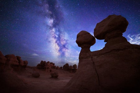 https://alphauniverseglobal.media.zestyio.com/Alpha-Universe-Photo-by-Autumn-Schrock-autumn-schrock_goblin-valley-astro-1.Hk-N047U4s.jpg?height=300&fit=bounds
