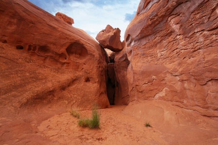 https://alphauniverseglobal.media.zestyio.com/Alpha-Universe-Photo-by-Autumn-Schrock-autumn-schrock_slot-canyon-4.S1x404QLEo.jpg?height=300&fit=bounds