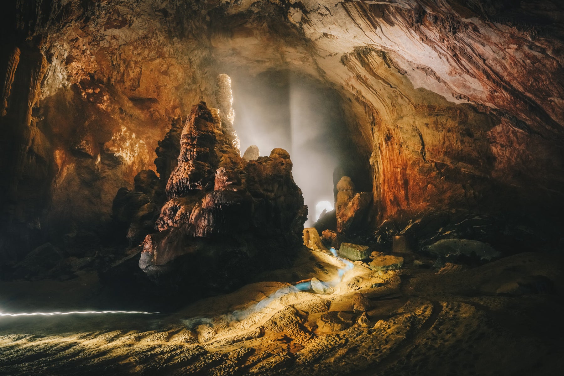 https://alphauniverseglobal.media.zestyio.com/Alpha-Universe-Photo-by-L-Renee-LBlount_2022_Son-Dong-Cave-30.SkWqXkmUVo.jpg?height=1200&fit=bounds