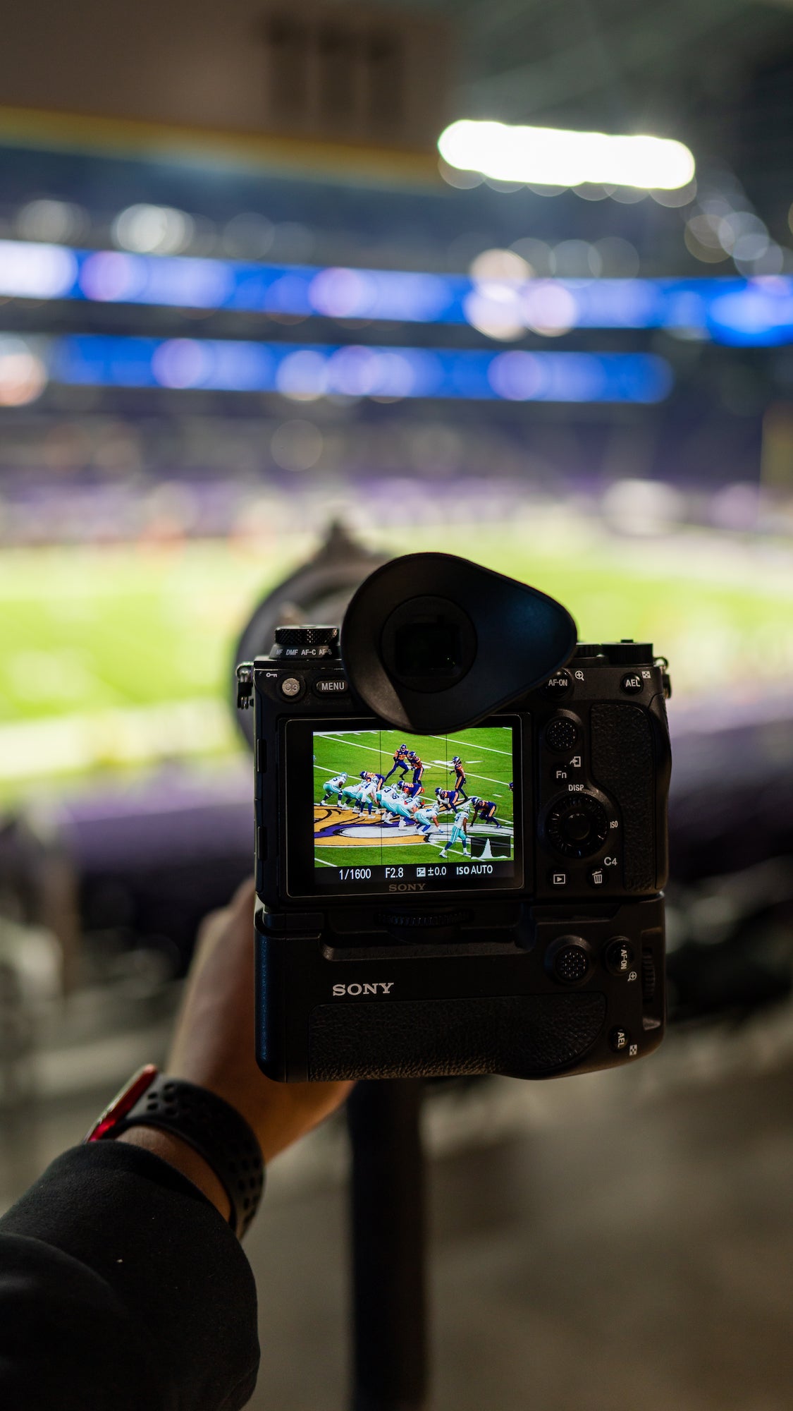 Sony a7R IV Used for Bokehlicious Live Shots in NFL Game