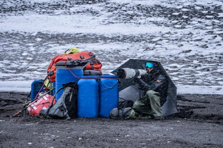 https://alphauniverseglobal.media.zestyio.com/Alpha-Universe-Renan-Ozturk-Field-Notes-Lava-Lake-16.jpg?height=300&fit=bounds