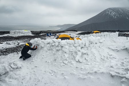 https://alphauniverseglobal.media.zestyio.com/Alpha-Universe-Renan-Ozturk-Field-Notes-Lava-Lake-17.jpg?height=300&fit=bounds