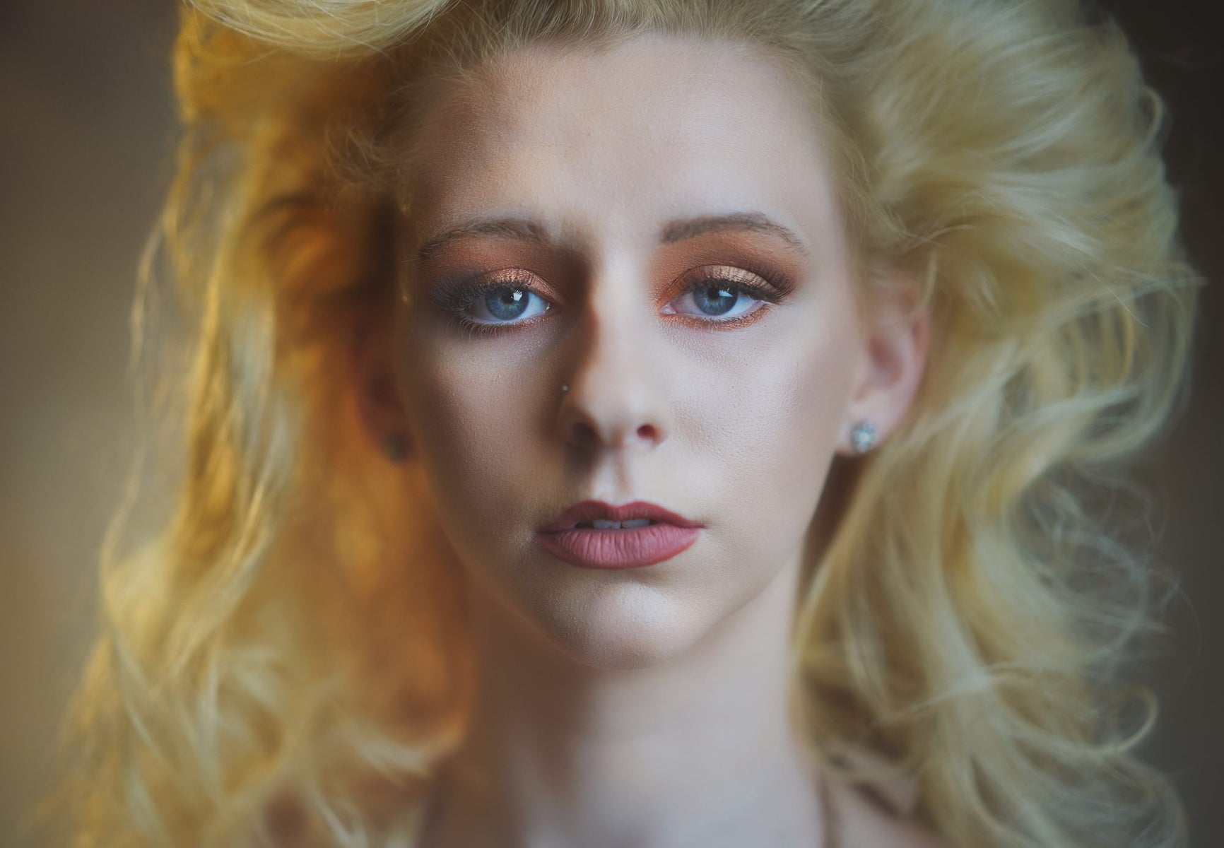https://alphauniverseglobal.media.zestyio.com/Alpha-Universe-SoftPortraitLighting-ScottRobertLim-9.jpg?height=1200&fit=bounds
