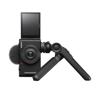 https://alphauniverseglobal.media.zestyio.com/Alpha-Universe-Sony-14-ZV-1F_GPVPT2BT_tripod_vertical_black.jpg?height=300&fit=bounds