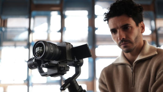 https://alphauniverseglobal.media.zestyio.com/Alpha-Universe-Sony-24-50mm-F28-G-SEL2450G_ILME-FX3_DSC00037crop.jpg?height=300&fit=bounds