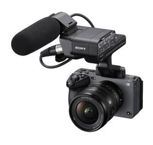 https://alphauniverseglobal.media.zestyio.com/Alpha-Universe-Sony-ILME-FX3_SEL1625G_right-Large.B1lEi--2xA.jpg?height=300&fit=bounds