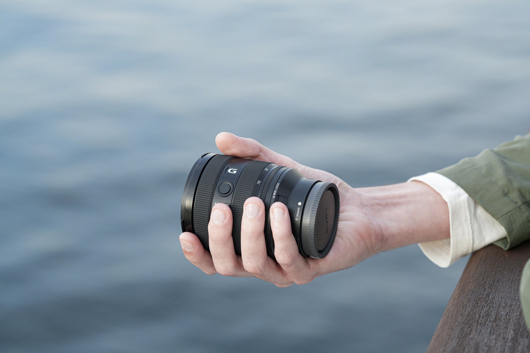 https://alphauniverseglobal.media.zestyio.com/Alpha-Universe-Sony-SEL2070G_Compact.jpg?height=1200&fit=bounds