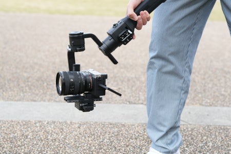https://alphauniverseglobal.media.zestyio.com/Alpha-Universe-Sony-SEL2070G_ILC-E-7CL_Gimbal.jpg?height=300&fit=bounds