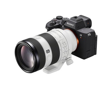 https://alphauniverseglobal.media.zestyio.com/Alpha-Universe-Sony-SEL70200G2-ILCE-7RM5_right-3000px.jpg?height=300&fit=bounds