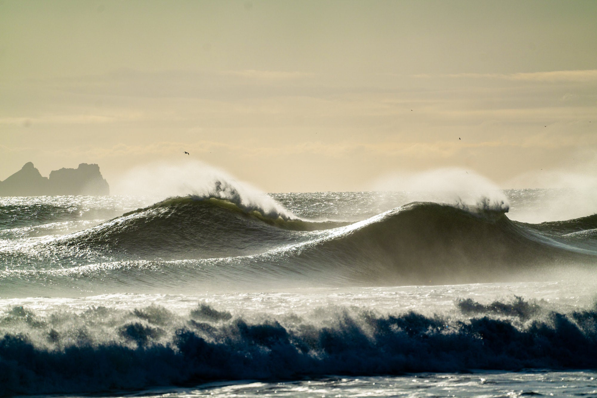 Photo by Chris Burkard. Sony Alpha 7R IV. Sony 100-400mm f/4.5-5.6 G Master. 1/4000-sec., f/5.6, ISO 320