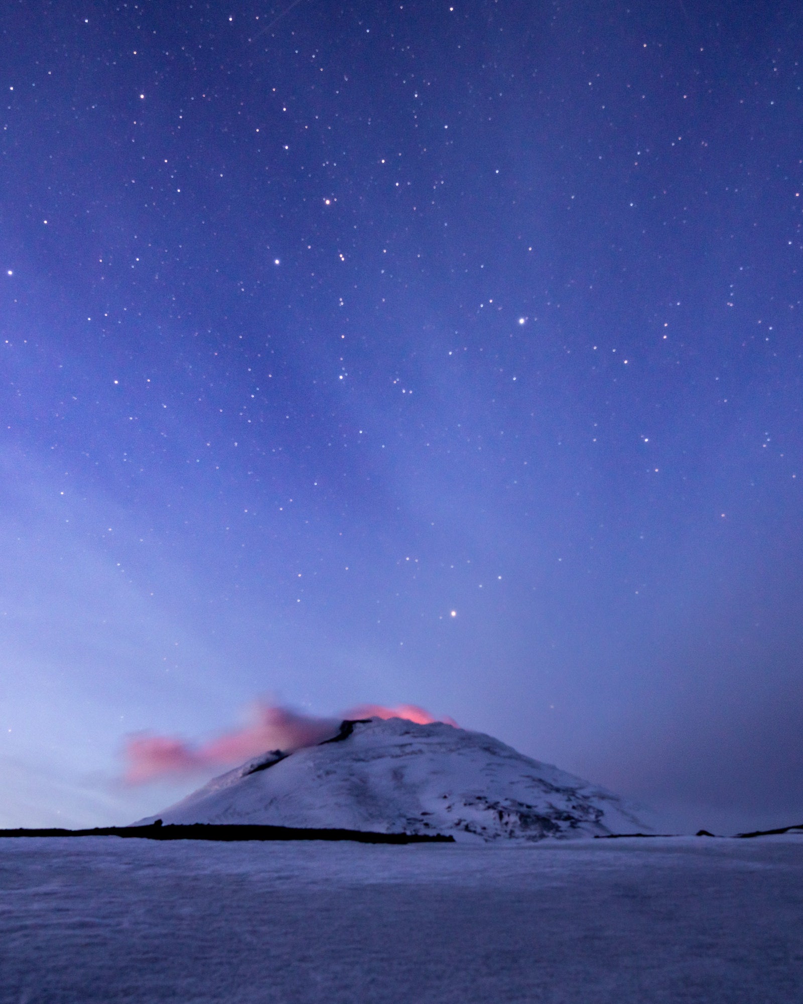 Photo by Renan Ozturk. Sony Alpha 7R IV. Sony 14mm f/1.8 G Master. 10-sec., f/1.8, ISO 800