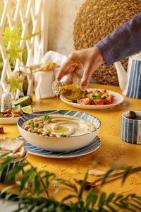 https://alphauniverseglobal.media.zestyio.com/Alpha-Universe-WIMB-Aisha-Akif-MediterraneanHummus.jpg?height=300&fit=bounds
