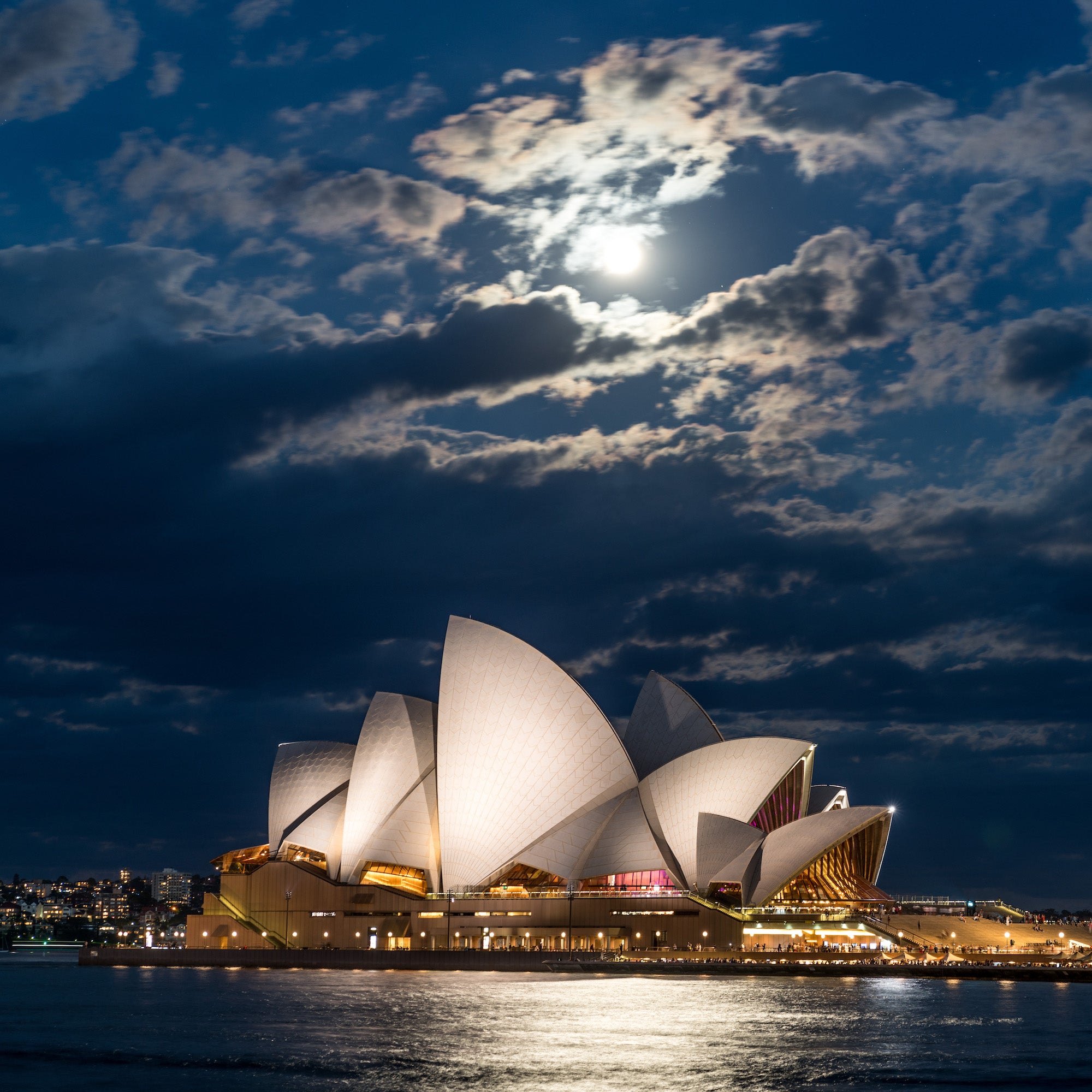 Alpha-Universe-WIMB-Andy-Luten-opera-house-supermoon-1.jpg