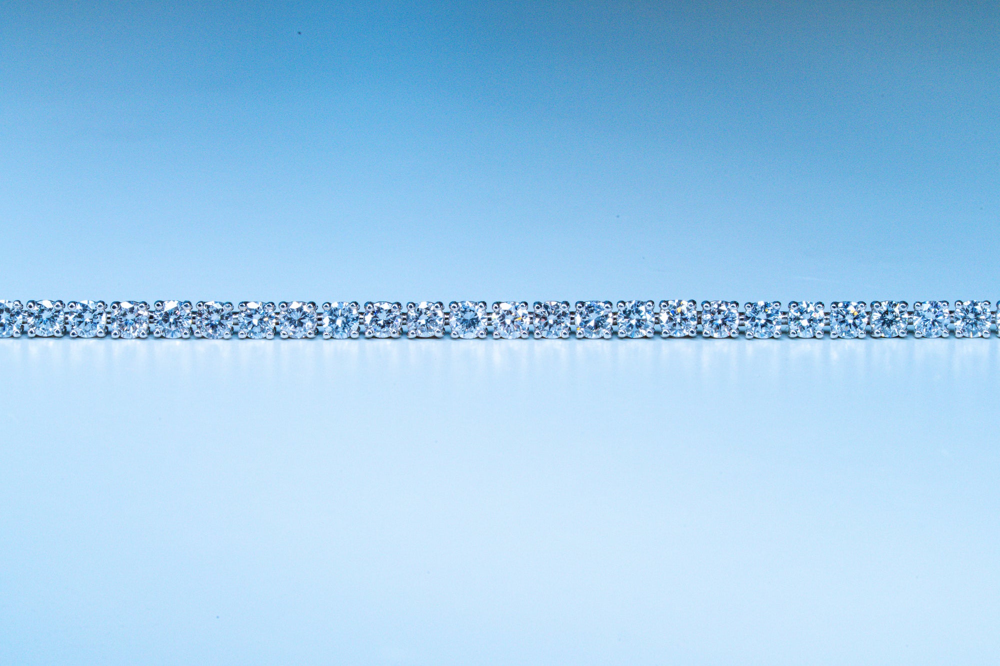 Photo by Aronne Chan. Alpha 7R V. 90mm f/2.8 Macro G. 1/50-sec., f/22, ISO 800