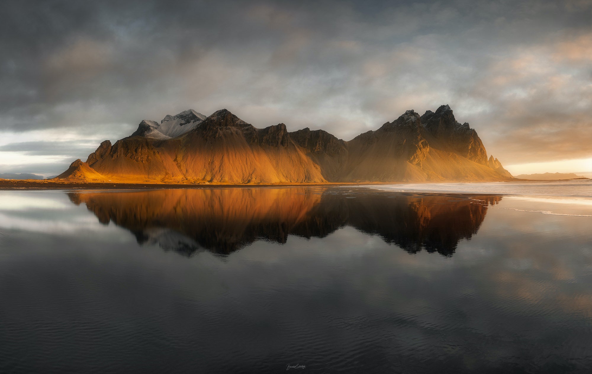 Photo by Burak Esenbey. Sony Alpha 7R III. Sony 16-35mm f/2.8 G Master. 1-sec., f/8, ISO 100