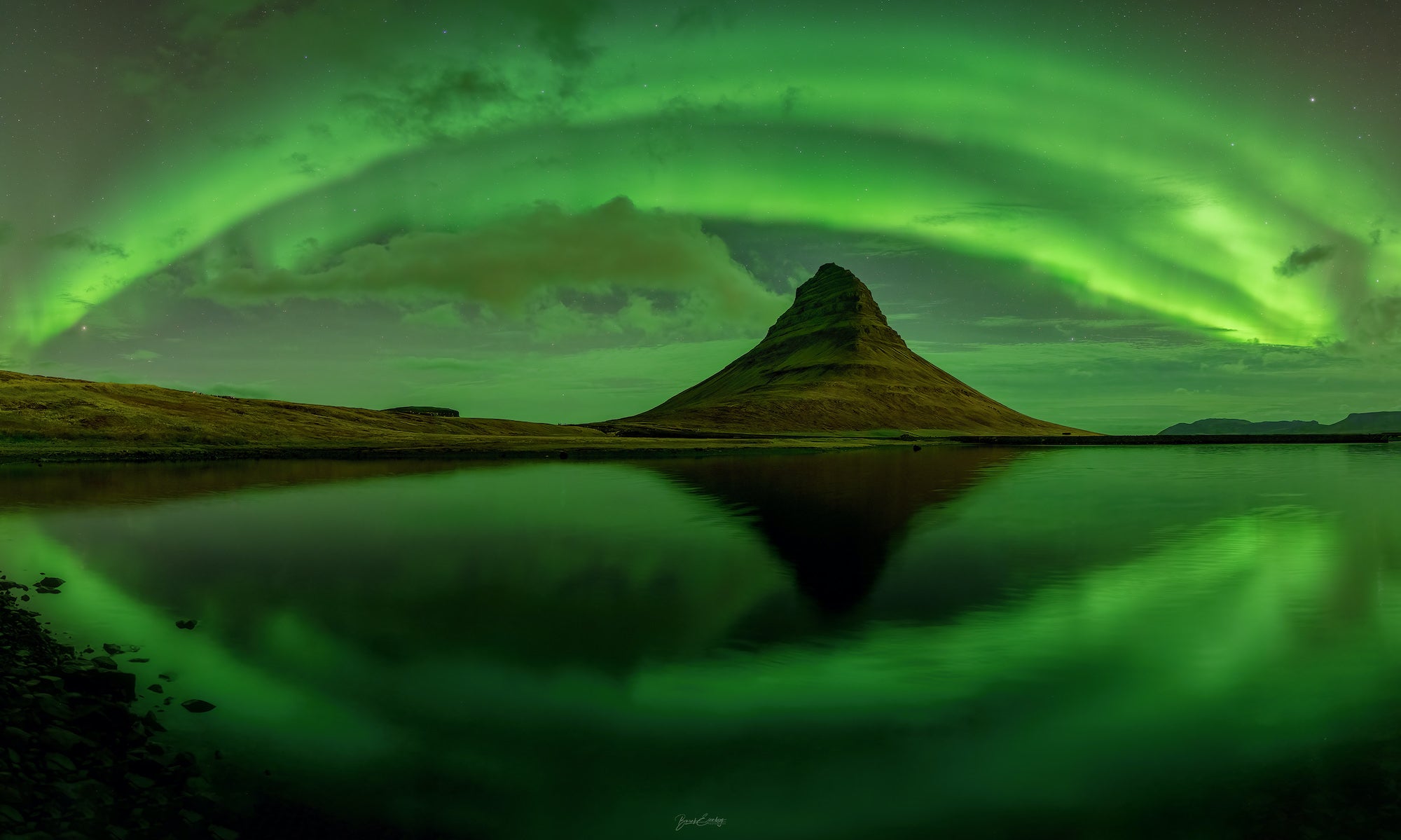 Photo by Burak Esenbey. Sony Alpha 7 IV. Sony 24mm f/1.4 G Master. 2-sec., f/2, ISO 2000