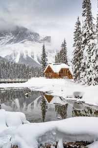 https://alphauniverseglobal.media.zestyio.com/Alpha-Universe-WIMB-Christina-Adele-EmeraldLake.jpg?height=300&fit=bounds