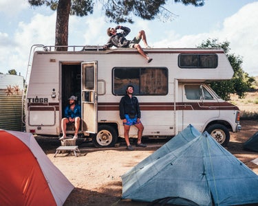 https://alphauniverseglobal.media.zestyio.com/Alpha-Universe-WIMB-Elina-Osborne-PCT_California-Desert9.jpg?height=300&fit=bounds