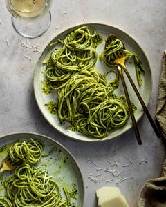 https://alphauniverseglobal.media.zestyio.com/Alpha-Universe-WIMB-Elisa-De-Cecchi-pesto-spaghetti.jpg?height=300&fit=bounds