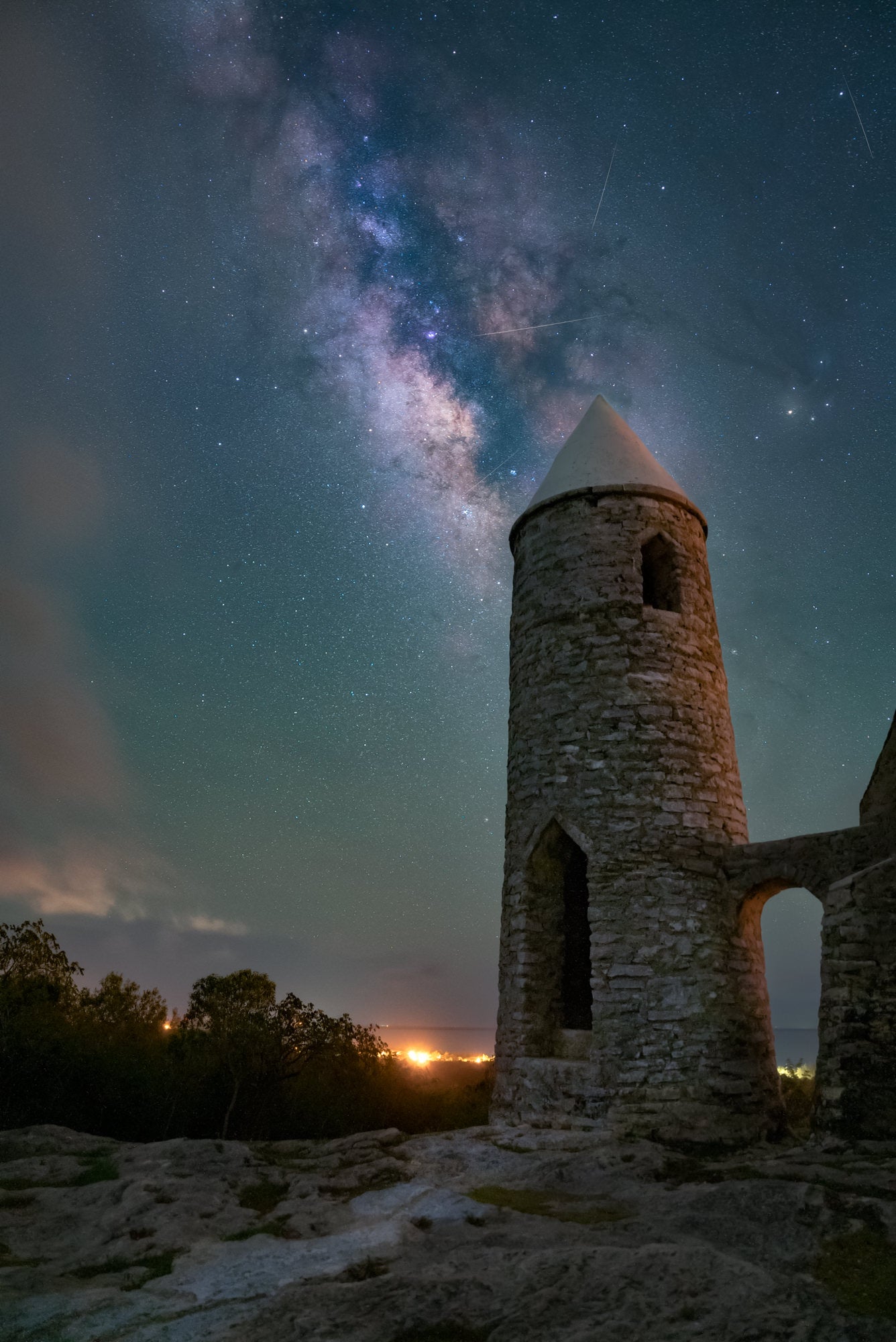 Photo by Jay Clue. Sony Alpha 7S III. Sony 24-70mm f/2.8 G Master II. 15-sec., f/2.8, ISO 6400