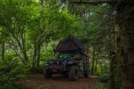 https://alphauniverseglobal.media.zestyio.com/Alpha-Universe-WIMB-Lawrence-Leyderman-jeep-1.jpg?height=300&fit=bounds