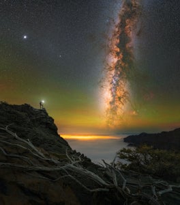 https://alphauniverseglobal.media.zestyio.com/Alpha-Universe-WIMB-Lorenzo-Ranieri-Tenti-A-NIGHT-ON-THE-EDGE.jpg?height=300&fit=bounds