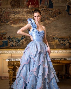 https://alphauniverseglobal.media.zestyio.com/Alpha-Universe-WIMB-Nino-Rakichevich-Fashion-2024-4.jpg?height=300&fit=bounds