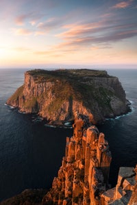 https://alphauniverseglobal.media.zestyio.com/Alpha-Universe-WIMB-Oliver-Whone-1.jpg?height=300&fit=bounds
