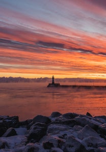 https://alphauniverseglobal.media.zestyio.com/Alpha-Universe-WIMB-Reece-Hickman-35mm_sunrise_.jpg?height=300&fit=bounds