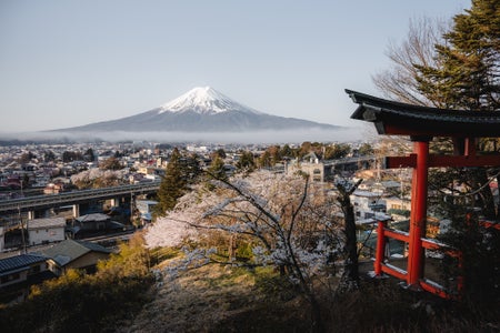 https://alphauniverseglobal.media.zestyio.com/Alpha-Universe-WIMB-Scott-Howes-Chureito-Pagoda-tori-gate-16-35.jpg?height=300&fit=bounds