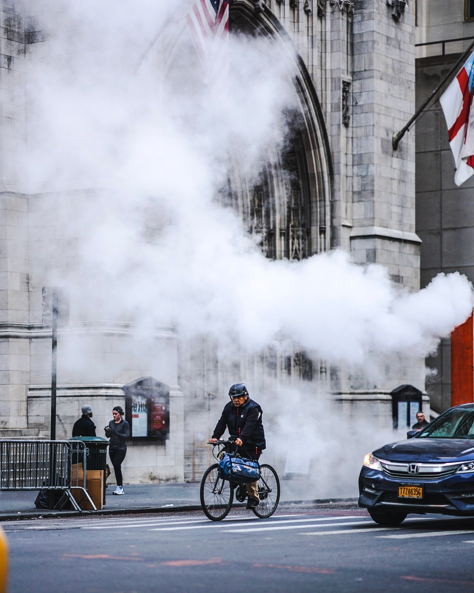 cold & rainy NYC street photography  shot on Sony A7iii + Sigma 16mm f/1.4  : r/SonyAlpha