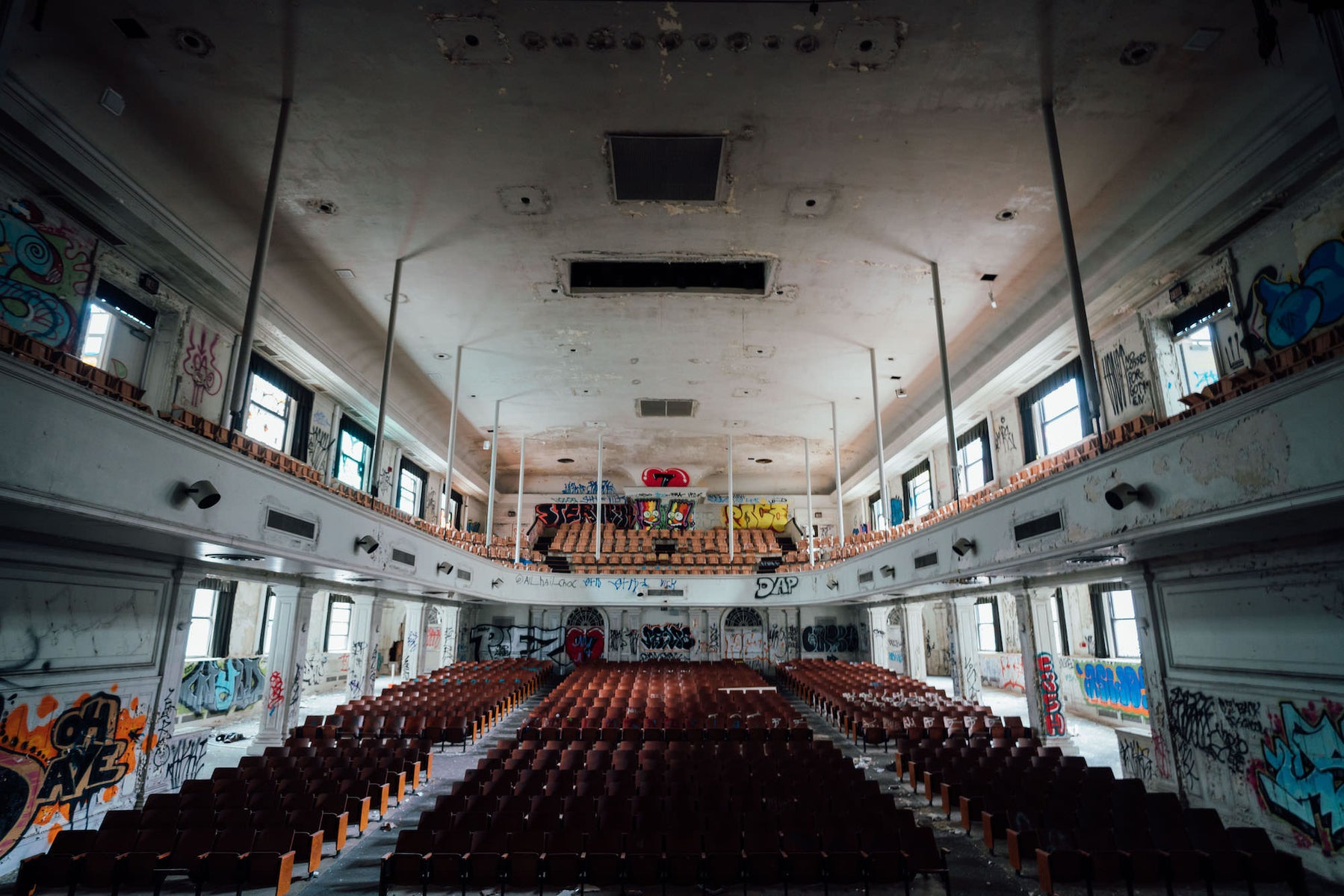 https://alphauniverseglobal.media.zestyio.com/Alpha-Universe-WIMB-Urbex-Max-Boncina-5.jpg?height=1200&fit=bounds