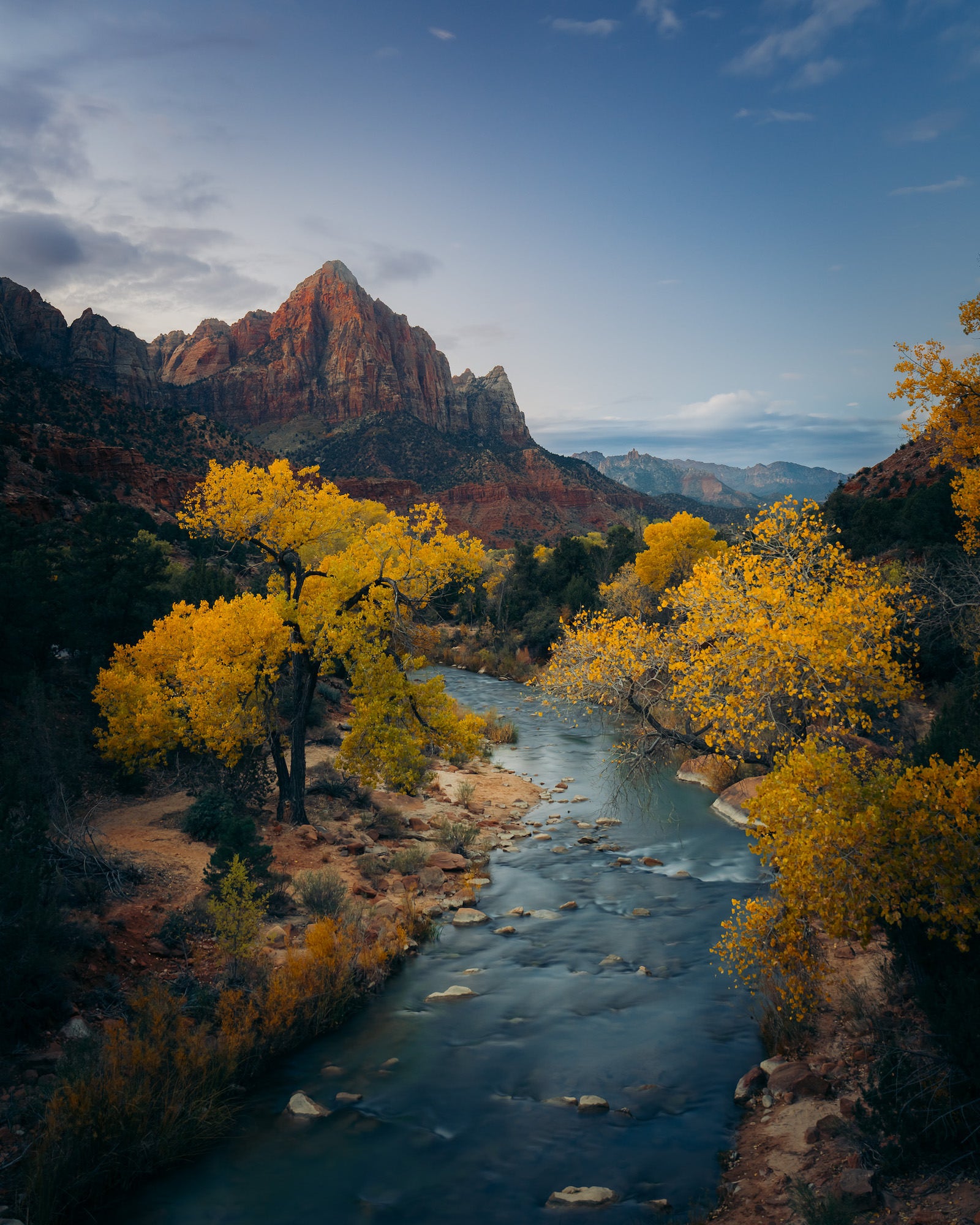 Photo by Violet Nova. Sony Alpha 7R V. Sony 16-35mm f/2.8 G Master II. 30-sec., f/2.8, ISO 500